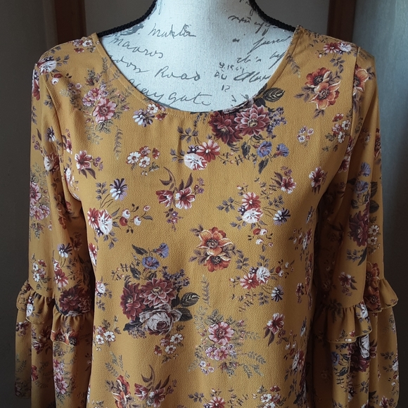 Floral Blouse Polyester spandex - Picture 3 of 8